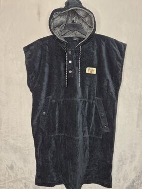 Slowtide Coors Banquet Terrycloth Changing Poncho Robe Black Mens S-M